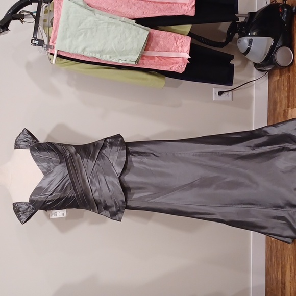 Alfred Angelo Style 7246 "Carbon" 2 Piece Taffeta Gown NEW- Sz. 14 - Picture 8 of 14
